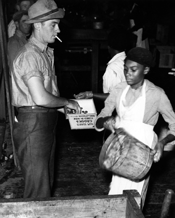 Photo by Charles Farrell. Courtesy, State Archives of North Carolina