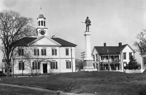 The 1767 Chowan County Courthouse and Confederate Monument, Edenton, N.C., undated. Courtesy, Wisconsin Historical Society