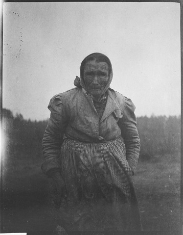 "Portrait of a Machapunga (Pungo River)/African American woman," Roanoke Island, N.C., 1915. Photo by Frank Speck. Courtesy, National Museum of the American Indian