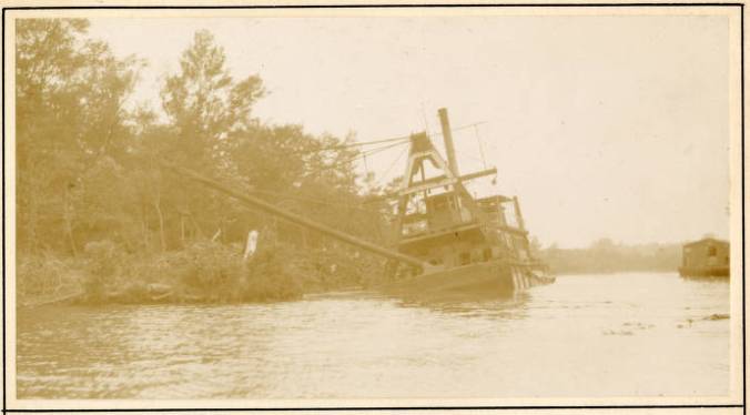 The Corps' dredge Reliance dredging Knobbs Creek, June 1931. Source: Office of History, HQ, U.S. Army Corps of Engineers