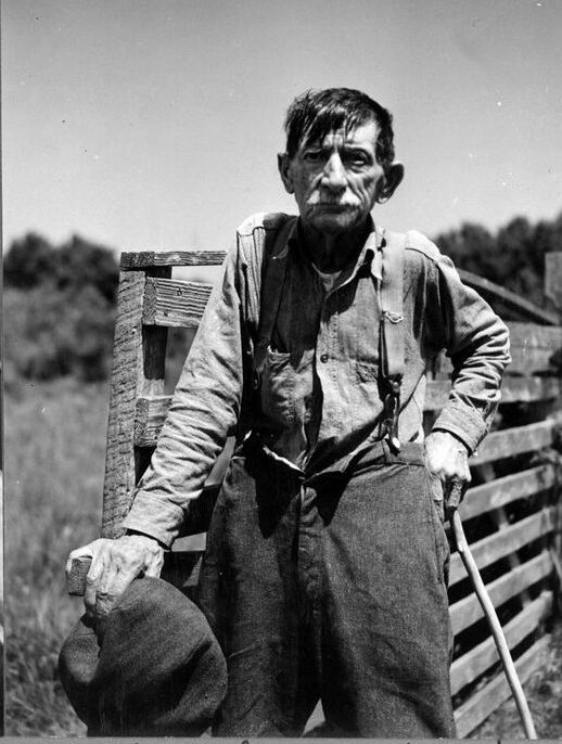 Peter Howett, boatbuilder, Mashoes, N.C., August 1942. From N.C. Dept. of Conservation and Development Collection, State Archives of North Carolina.