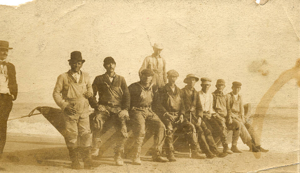A crew of the William F. Nye Co.'s "oilers" on Hatteras Island ca. 1907. Courtesy, New Bedford Whaling Museum